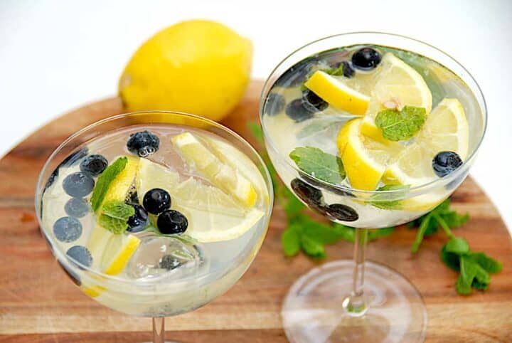 billederesultat for mocktail med hyldeblomst og citron