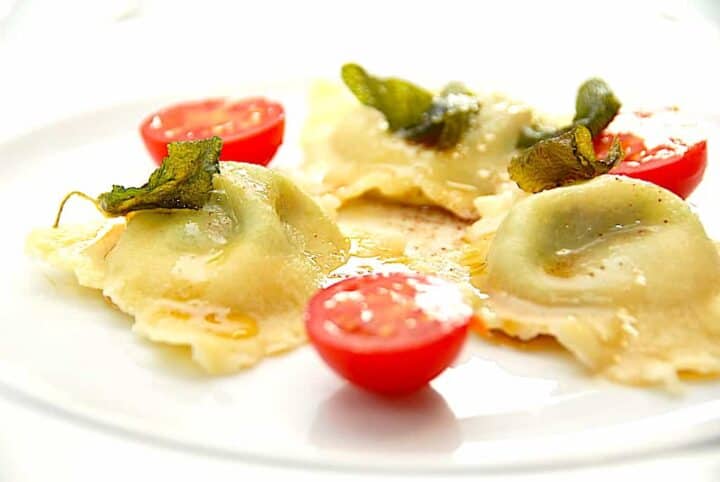 billederesultat for ravioli med skinke og salviesmør