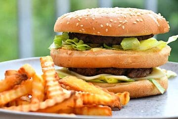 billede med hjemmelavet Big Mac burger