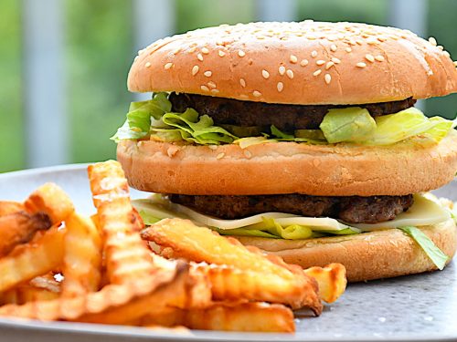 billede med hjemmelavet Big Mac burger