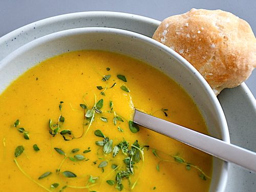 nem suppe med gulerod og blomkål