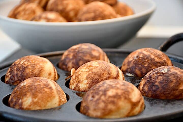 æbleskiver klar til servering
