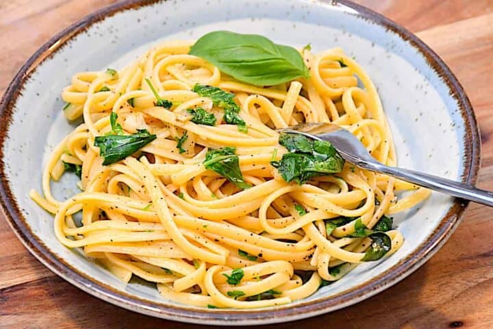 billederesultat for pasta med hvidløg og olie - spaghetti aglio e olio