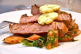 billederesultat for steak med rodfrugter