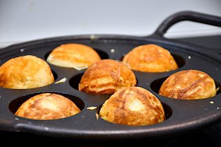 billederesultat for æbleskiver i æbleskivepande