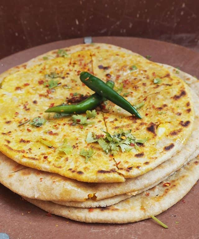 Indiske fladbrød med blomkålsfyld