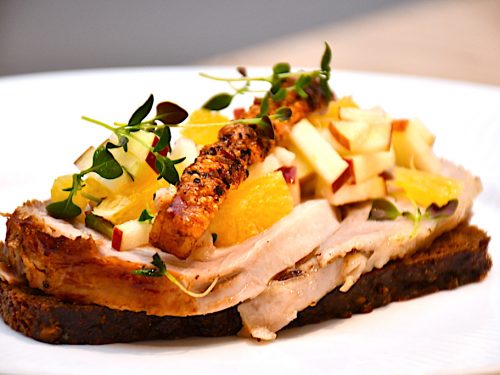 billederesultat for smørrebrød med flæskesteg