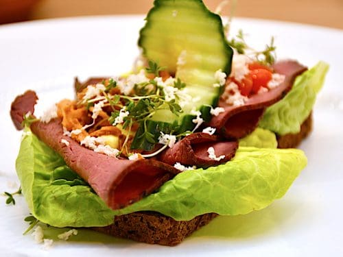 billederesultat for smørrebrød med roastbeef