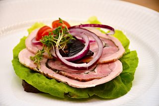 billederesultat for smørrebrød med rullepølse