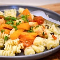 billederesultat for kylling med gule peberfrugter og pasta