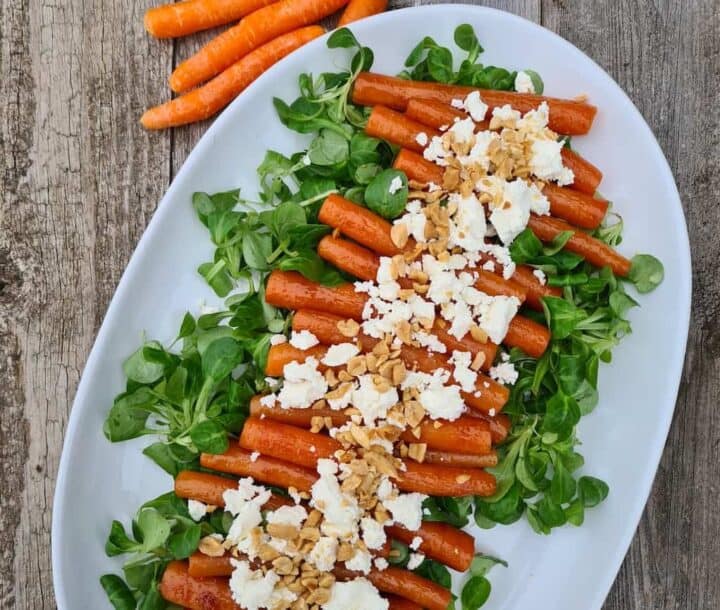 Teriyaki gulerødder med salat