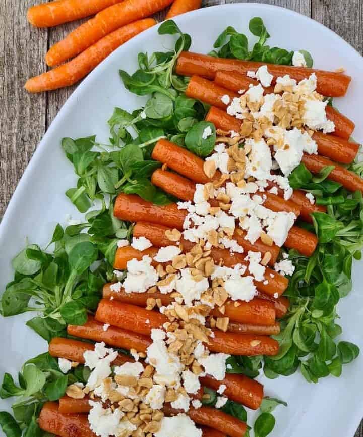 Teriyaki gulerødder med salat