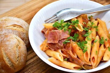 billederesultat for pasta med salami