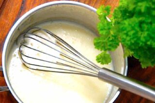 Billede af bechamelsauce.