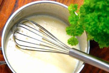 Billede af bechamelsauce.