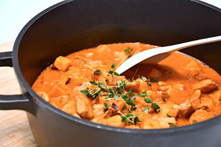 gryderet med knoldselleri og tomat