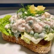 Brød med rejesalat