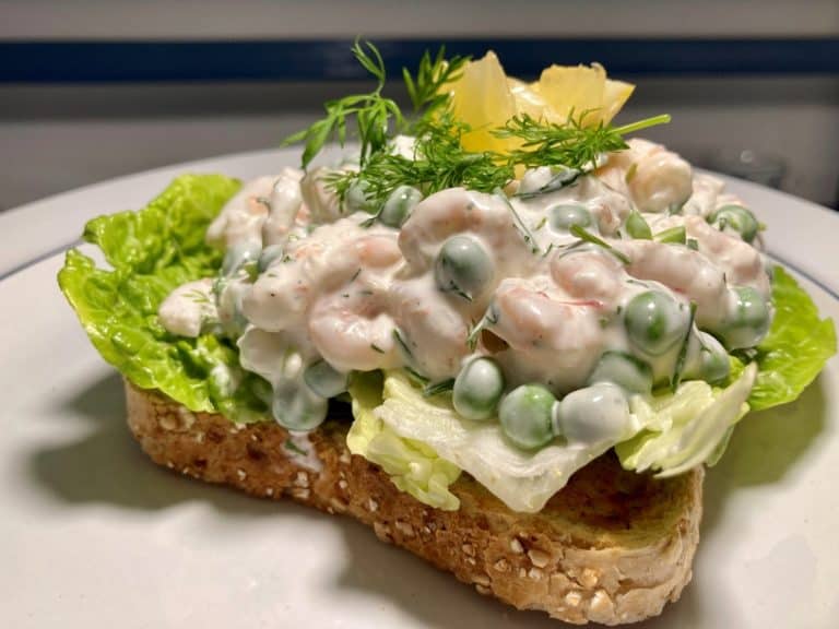 Brød med rejesalat