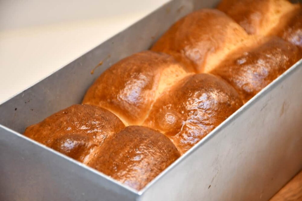 Hvad er brioche brød? Her er opskrift og forklaring