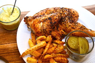 halv grillkylling med pommes frites