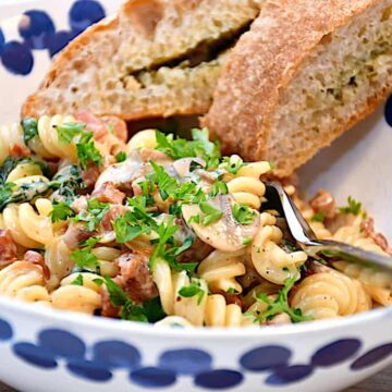 pastaret med champignon og flødesovs