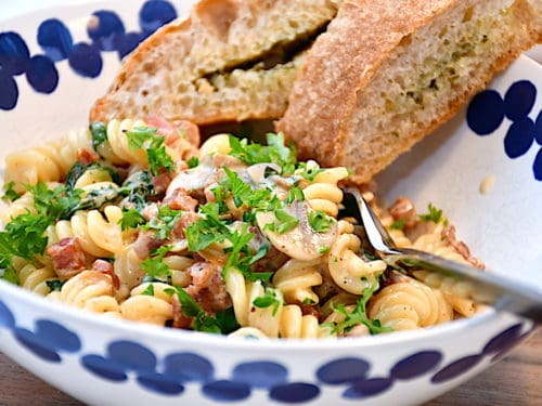 pastaret med champignon og flødesovs