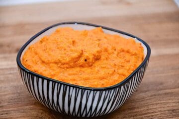 peberfrugt pesto dip