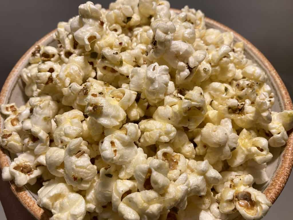 Popcorn med pizzasmag