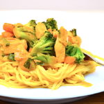 wok med kylling og grøntsager