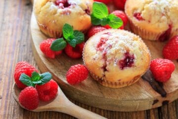 billede med muffins med hindbær