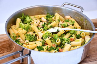 Pastaret med chorizo, kylling og broccoli