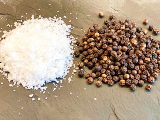 billede til hvorfor bruger vi salt og peber i mad