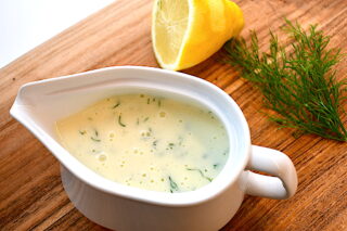 dildsovs med citron og dild er god til fisk og kylling