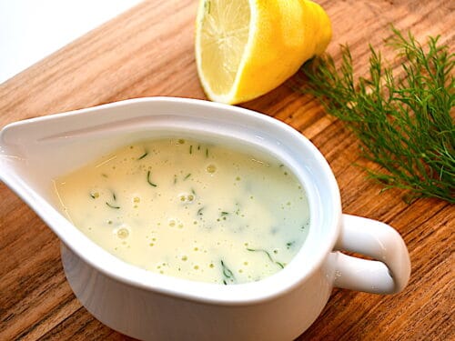 dildsovs med citron og dild er god til fisk og kylling