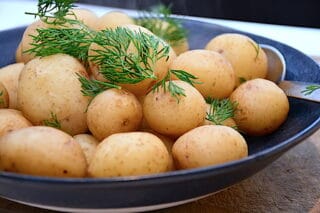 billede med kogetid på nye danske kartofler