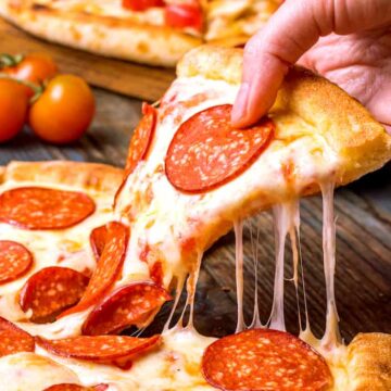 Billede med pepperoni.