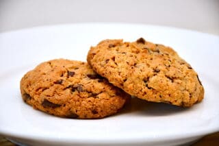 cookies med kokos og chokolade