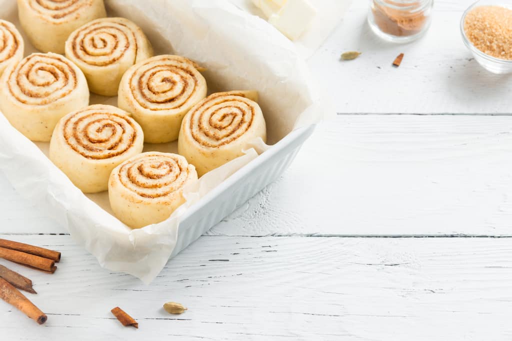 kanelsnegle i fad