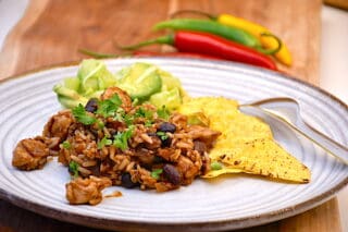 chili con kylling med bønner og ris