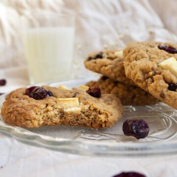 Cookies med tranebær og hvid chokolade