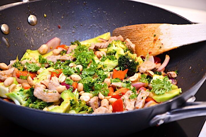 wok med mørbrad og broccoli