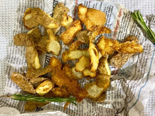 Chips af kartoffelskræller
