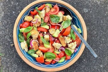 Panzanella - italiensk brødsalat
