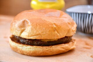 billede med hamburger