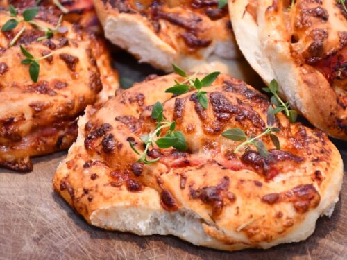 billede med Pizzasnegle der er klar til servering