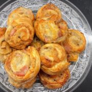 Butterdejssnegle med gorgonzola og skinke