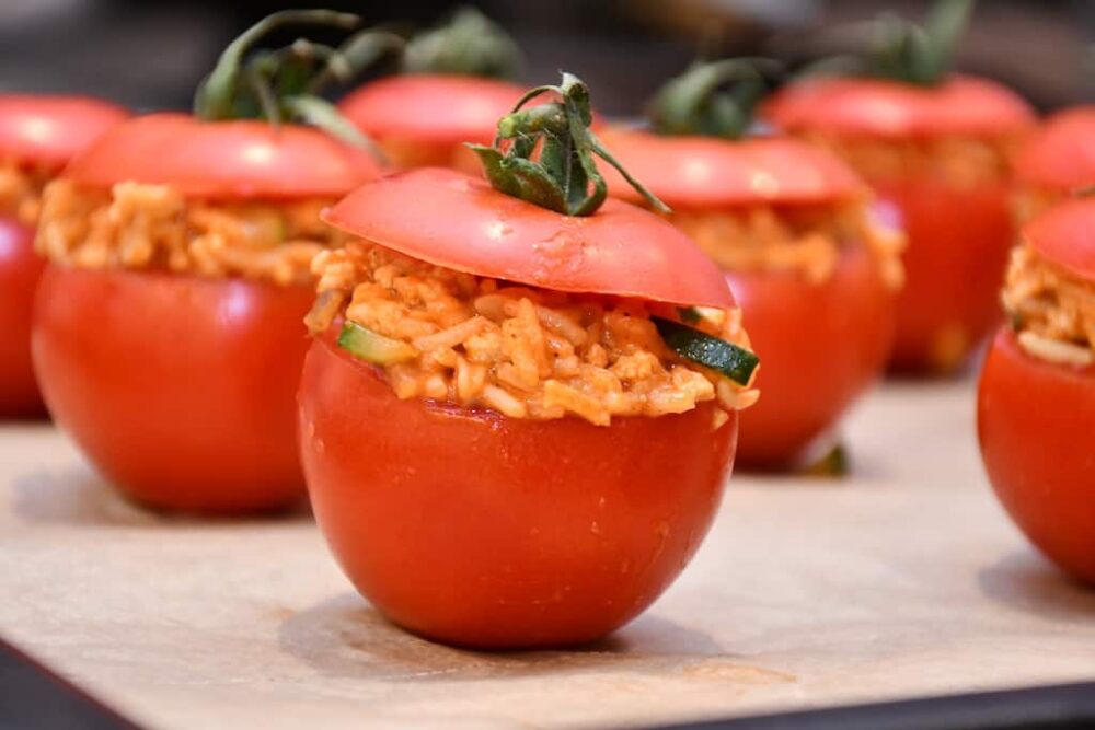 Fyldte tomater med ris og kylling