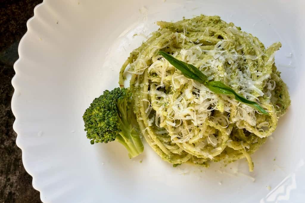 Broccolipesto med spaghetti