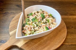 Pastasalat med tun og dressing