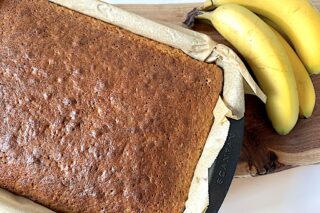 banankage med chokolade